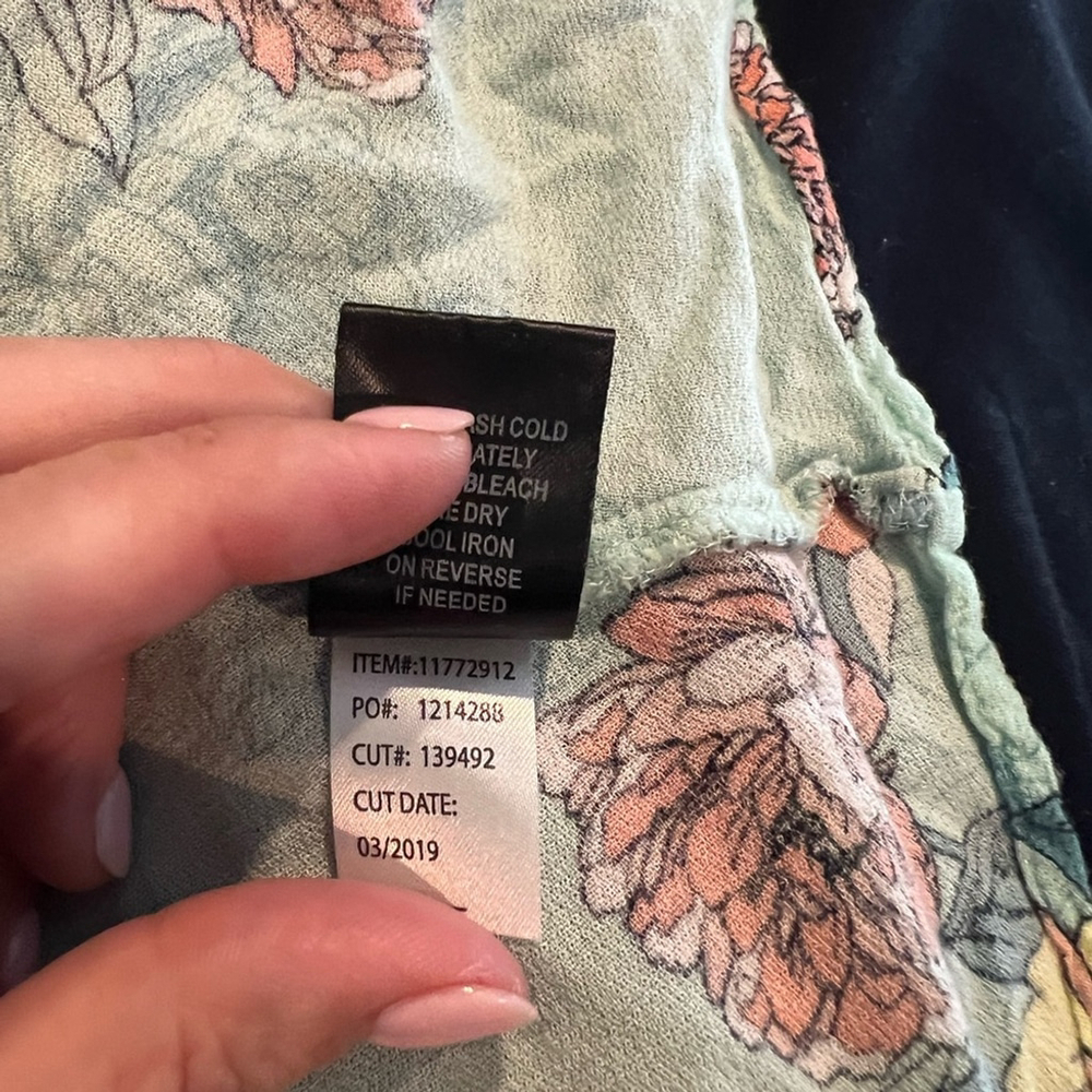 Torrid Crepe Floral Kimono Shirtall Cardigan - Picture 3 of 5